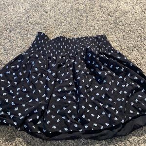 black floral skirt. very stretchy. size L